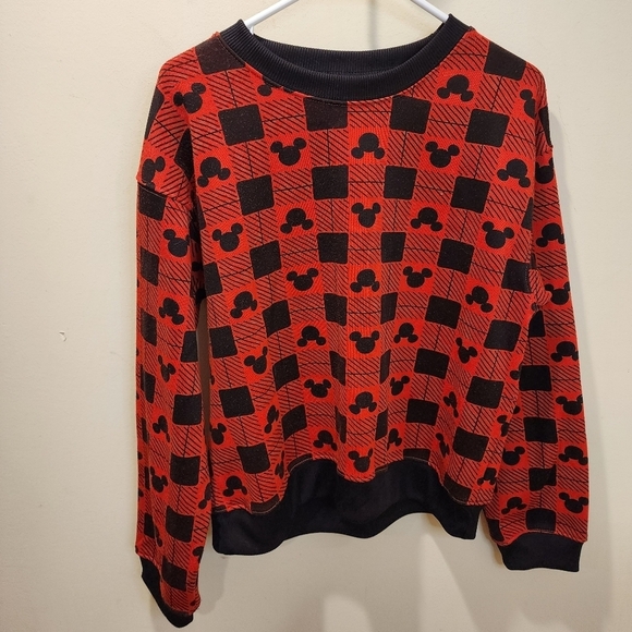 Disney Red and black Mickey Mouse crew neck  Sweater size M - Picture 6 of 8